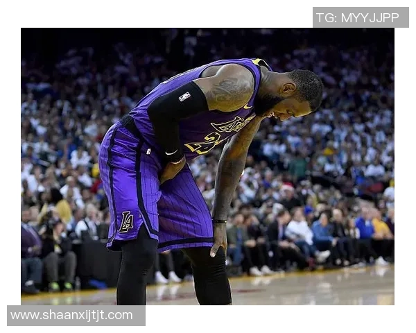 勇士主场误报火警引发球迷撤离现场气氛瞬间变得离谱又搞笑